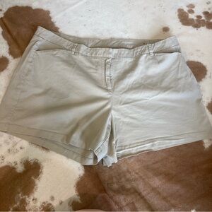 Lane Bryant Khaki Chino Shorts – Size 28 | 5” Inseam EUC Classic vacation summer